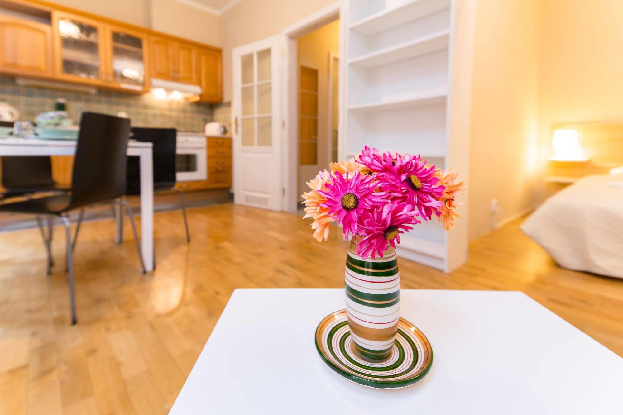 Picasso Apartments Прага Экстерьер фото