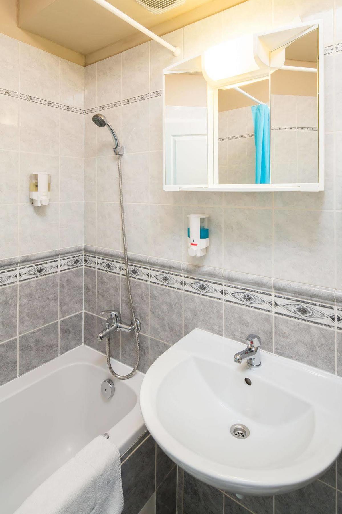 Picasso Apartments Прага Экстерьер фото
