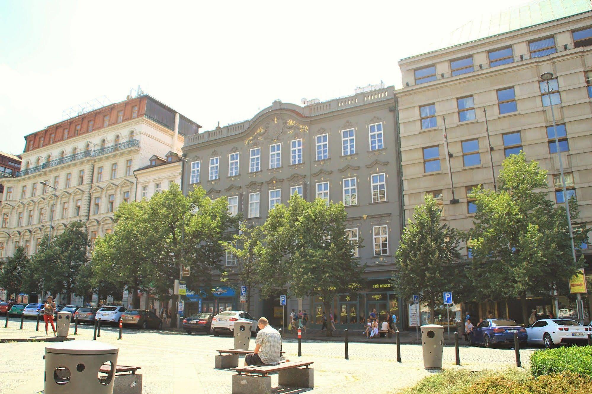 Picasso Apartments Прага Экстерьер фото